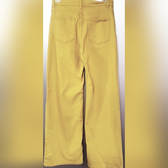 WOMANS/ JUNIORS DIVIDED BRAND YELLOW FLARE/BELL BOTTOMS. SIZE 6. POCKETS. ZIPPER - Picture 3 of 6